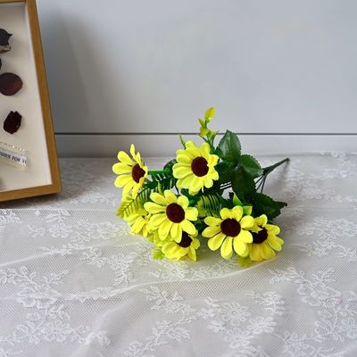 Durable Artificial Flowers Long-Lasting And Beautiful Daisy Plastic Flowers With Different Colors