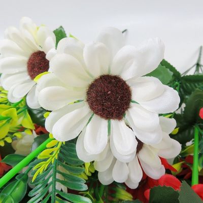 Durable Artificial Flowers Long-Lasting And Beautiful Daisy Plastic Flowers With Different Colors